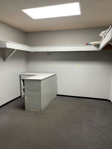 Industrial/Flex: 705 Greenway Dr, Columbus, IN 47201